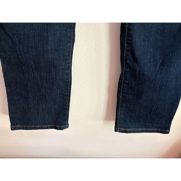 NWOT Levi's Bold Curve Dark Wash Jeans - Picture 3 of 7